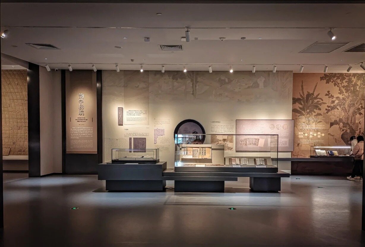 Fábrica de exhibición de vitrinas de vidrio de vitrinas de museo personalizadas 1