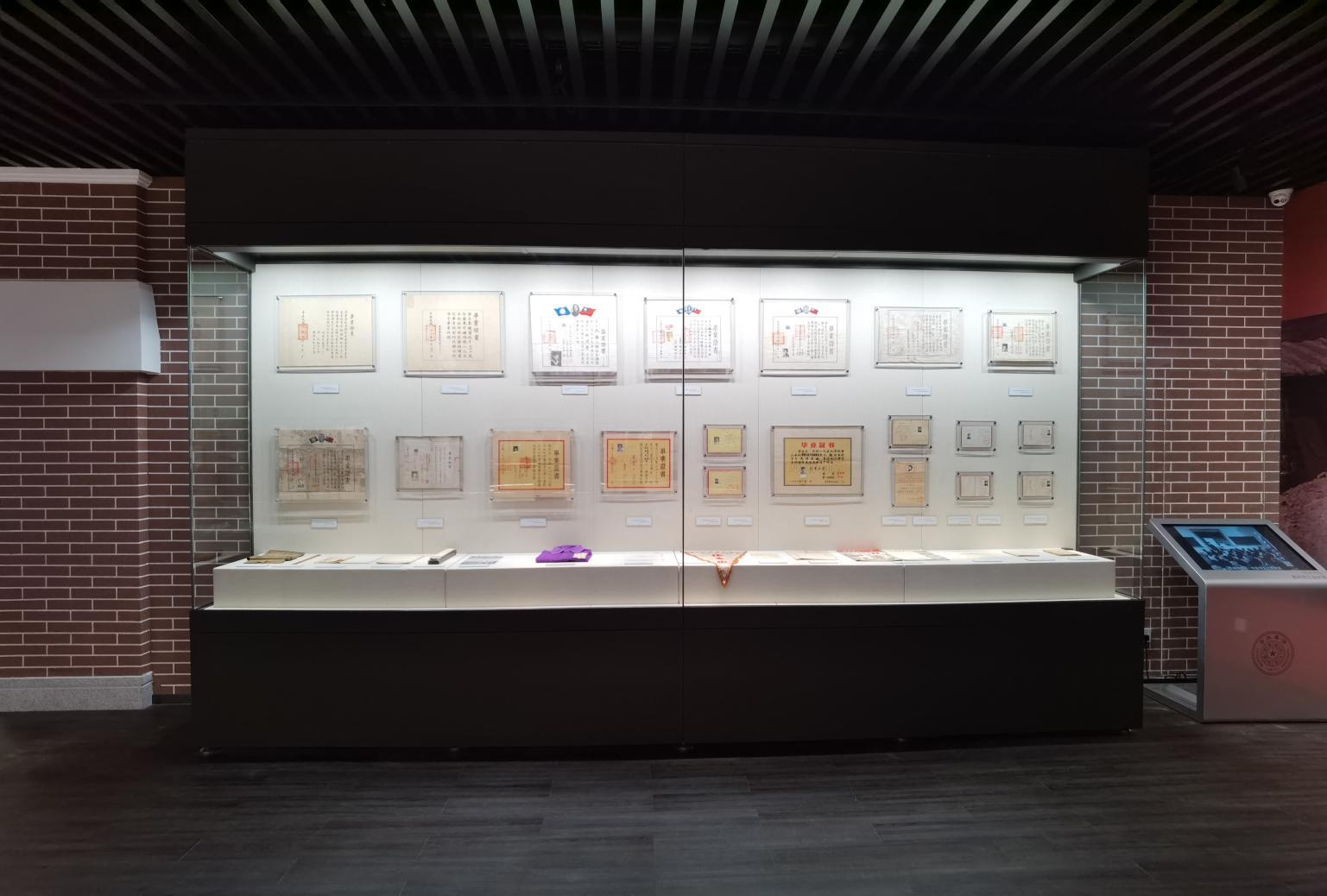 Empresa de exhibición de museo de vidrio de escritorio clásico personalizado 5