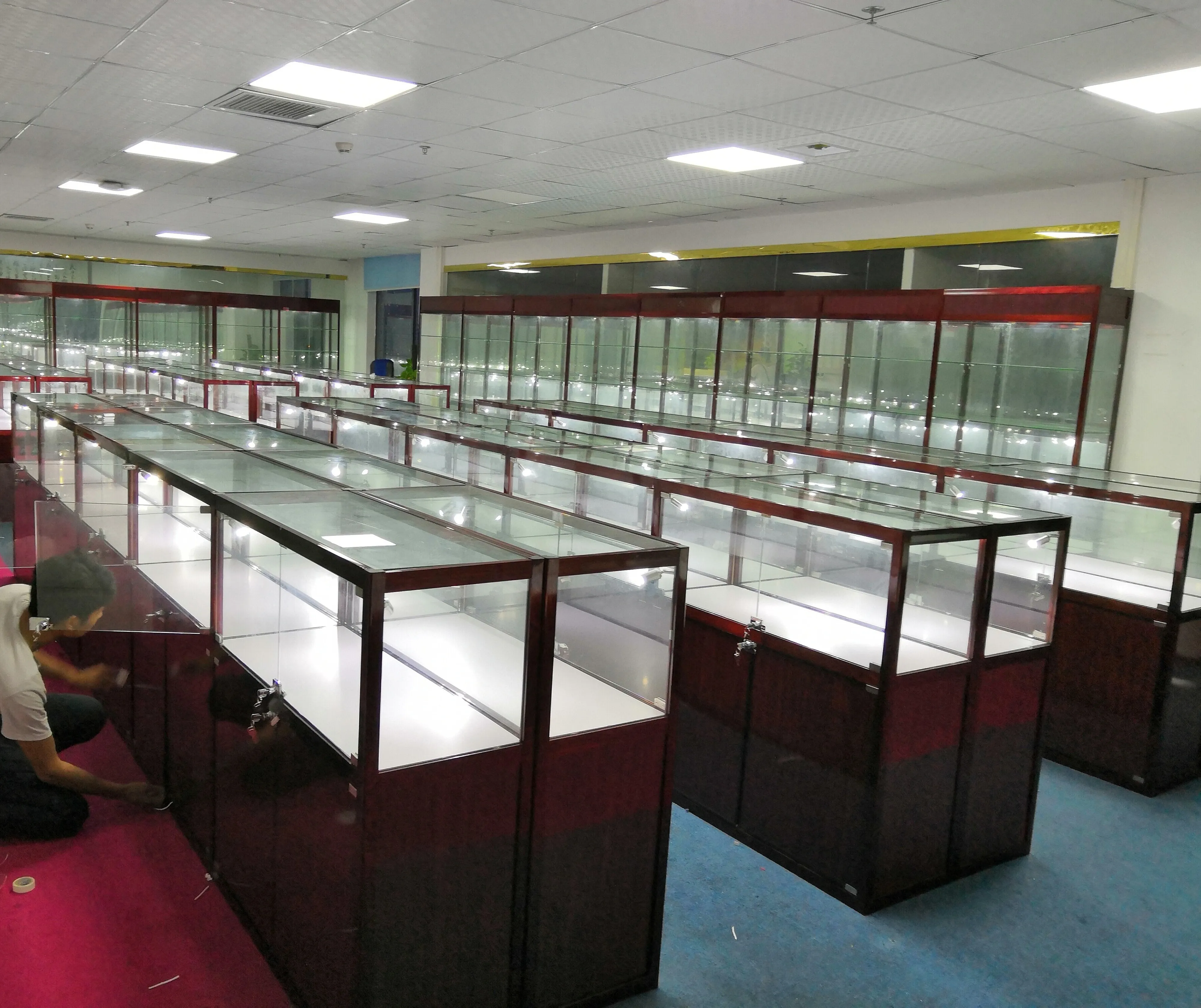 LUXE Showcases Large Glass Showcase 1.Free Design; 2.Value-added Services(provided Free Solution Concept); 3.Installation Instruction; 4. Take Measurements; 5. Professional After-sale ServiceSupply 2