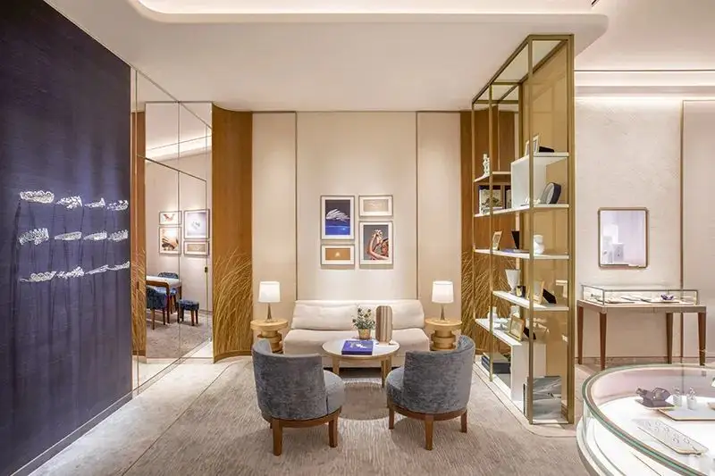 LUXE Showcases High End Jewelry Display Cases LUXE Showcases High End Jewelry Display CasesCompany 3