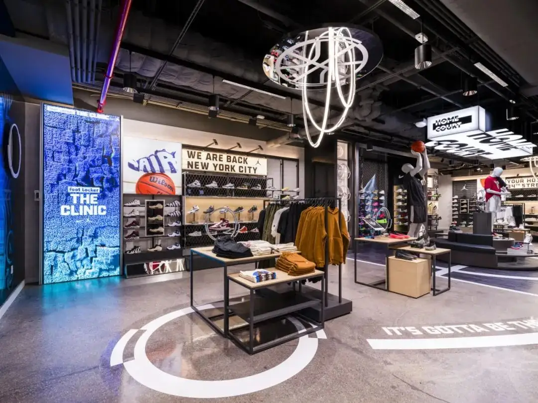 Commercial Glass Display Cases 10 Professional Design Team(space Designer by LUXE Showcases 6