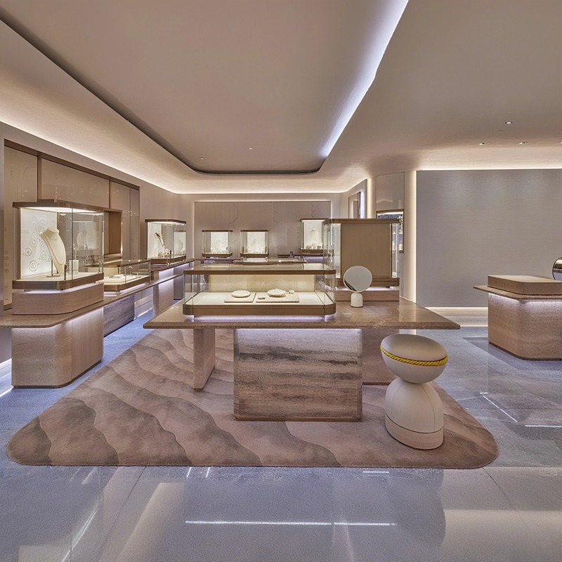 Soluciones personalizadas de exhibición de joyería de lujo para espacios de alta gama, que permiten presentar las joyas como colecciones de arte. 5