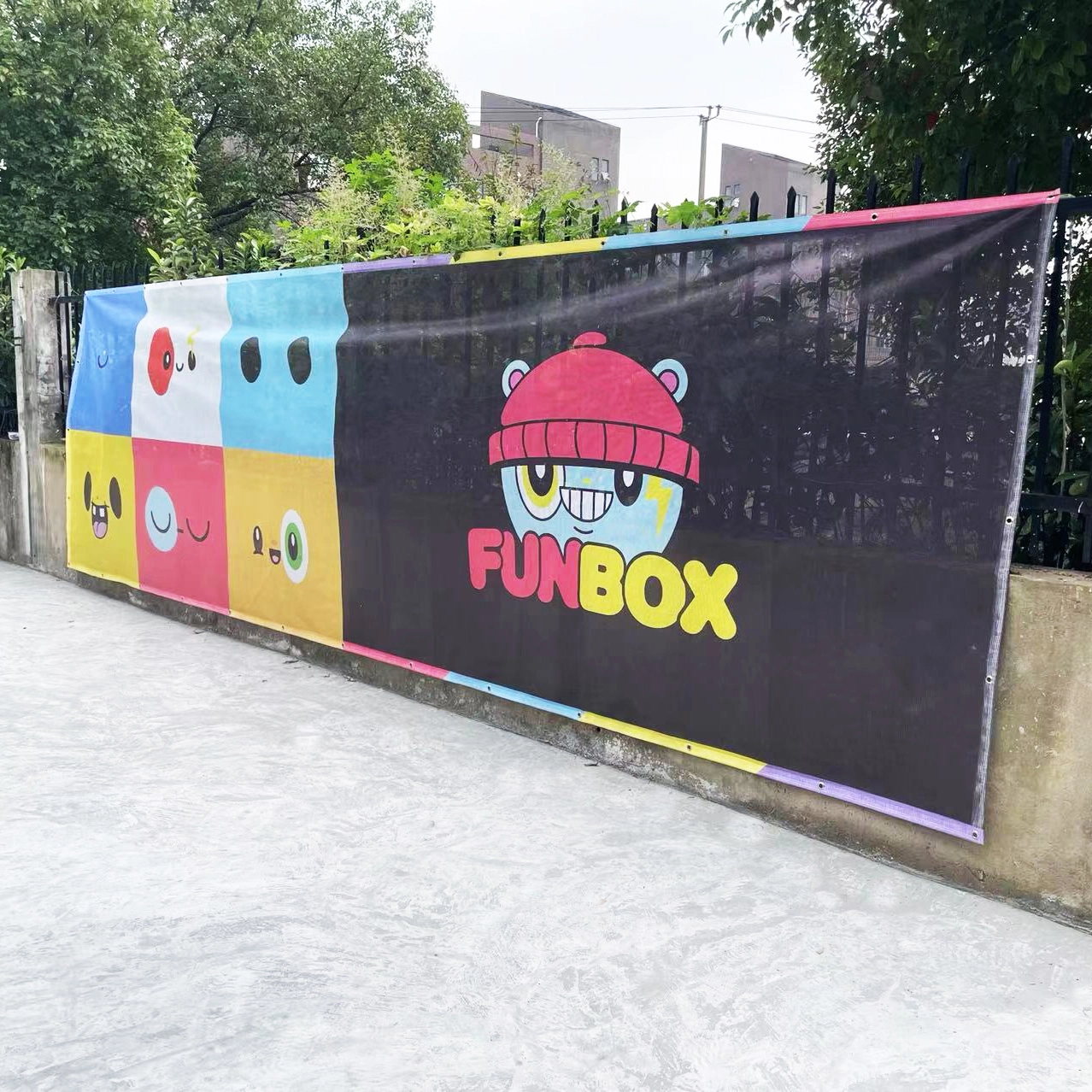 TJ  Brand-340gsm 9x18 PVC Mesh Banner 1