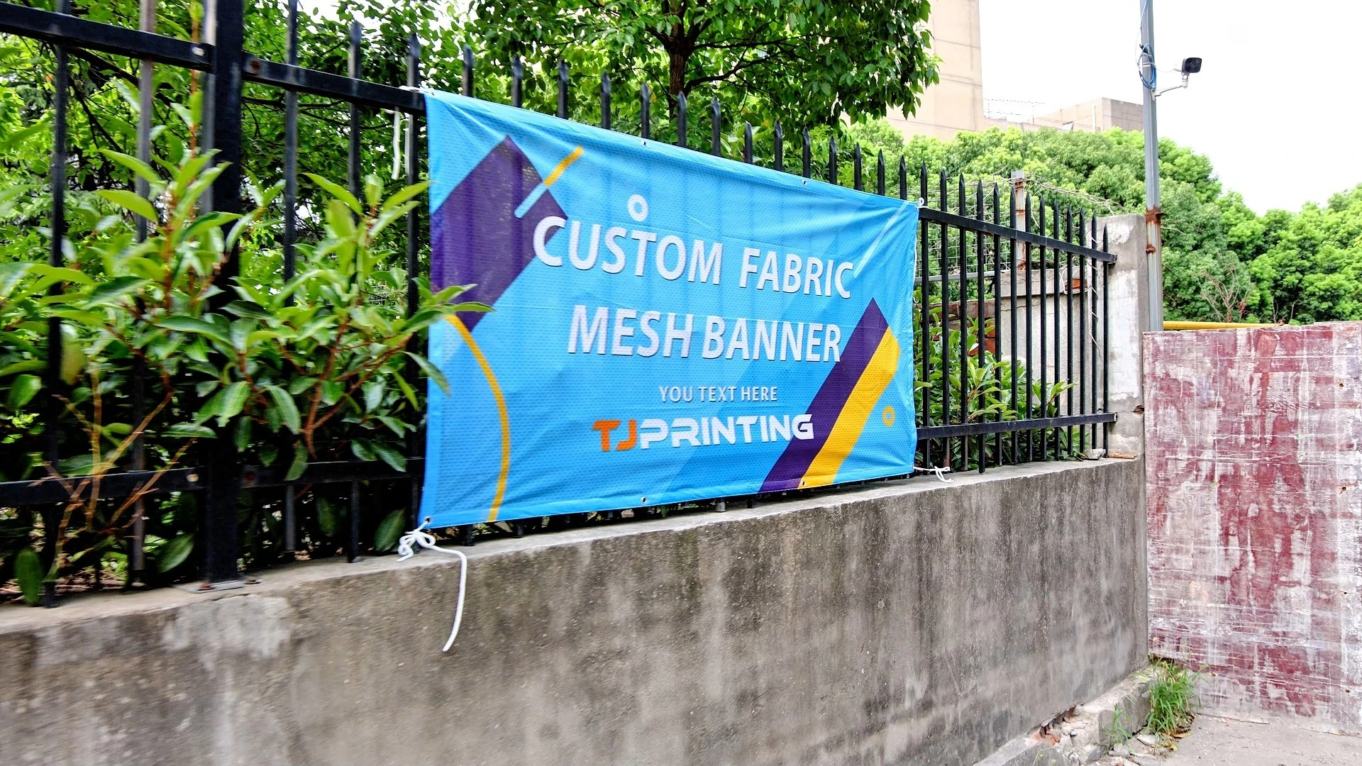 TJ  Brand-125gsm Small Hole Fabric  Mesh Banner 1
