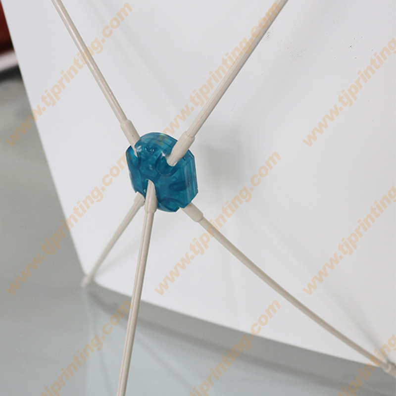 Individuell anpassbarer, leichter, tragbarer Mini-Desktop-X-Ständer für Banner, Thekenbannerständer, Tischwerbedisplay 4