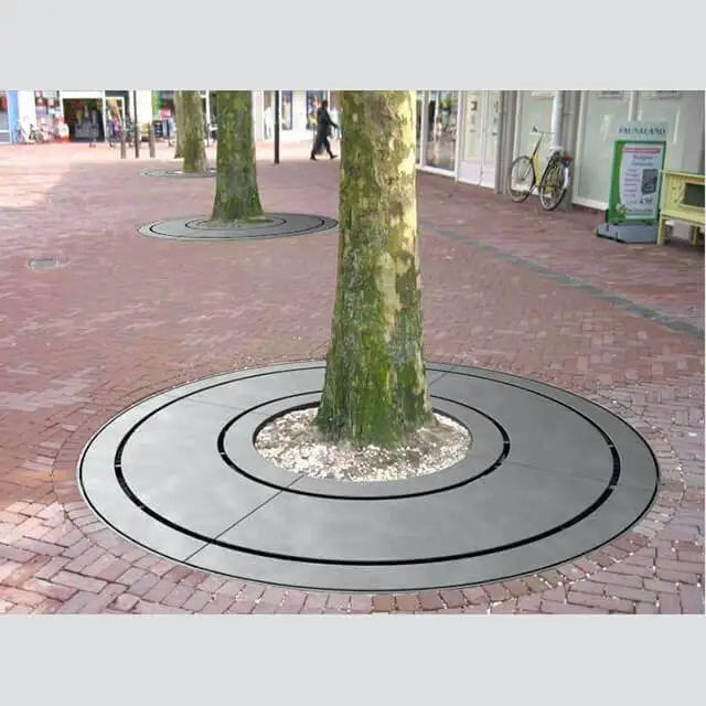 Outdoor sidewalk cast iron tree grille 1
