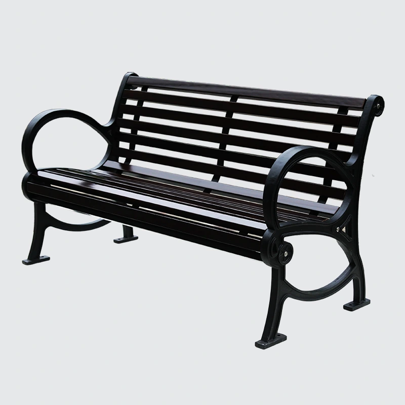 banc de jardin ancien en bois blanc 1