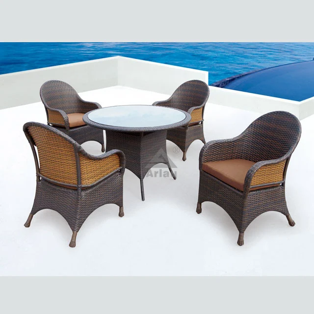 Table et chaise personnalisée du matériau de rotin 1