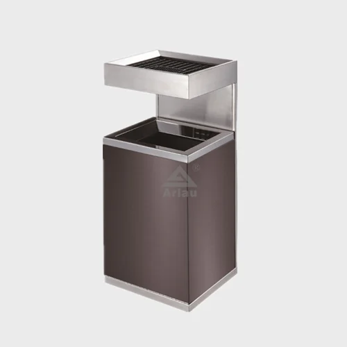 Hall With Ashtray, Peel Tube, Stainless Steel Trash Can 1