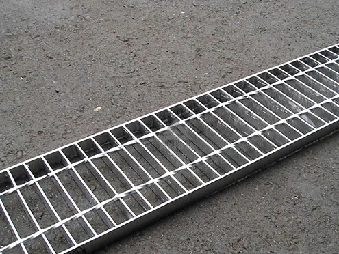 Grilles métalliques de drainage de tranchée 1