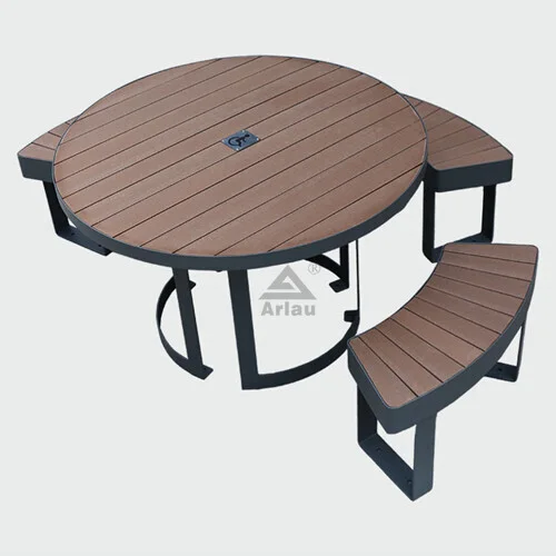 Table de pique-nique en bois pour handicapés avec bancs détachés 1