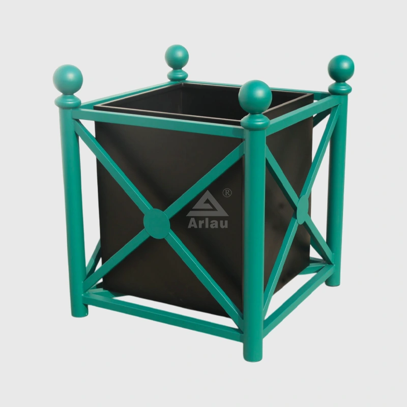 Outdoor flower box 1