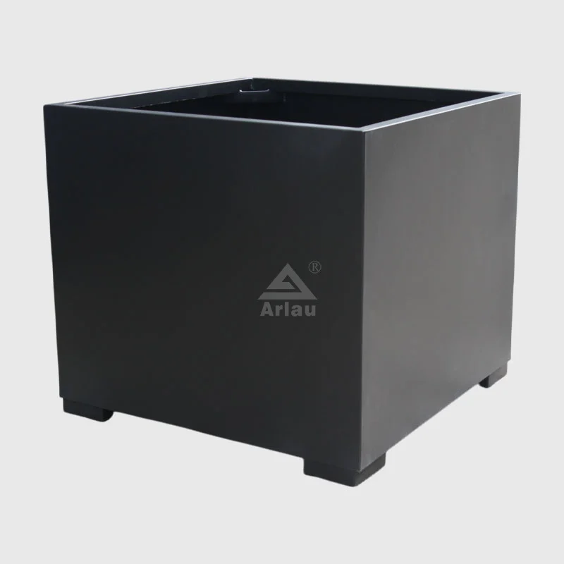 Tetragonum Outdoor Metal Flower Pot 1