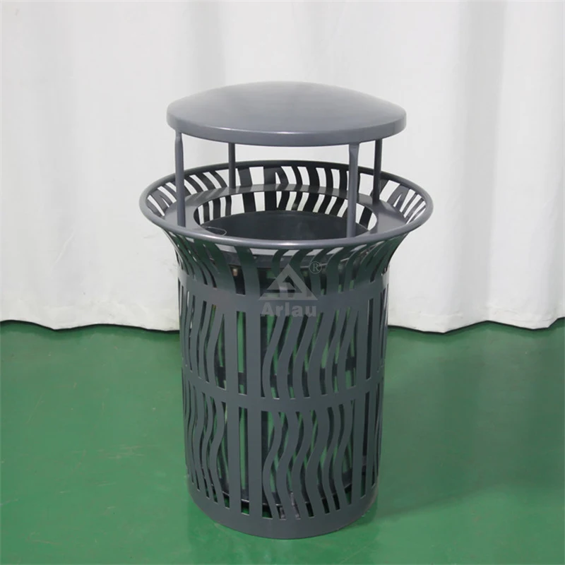 Outdoor metal dustbin with lid 1