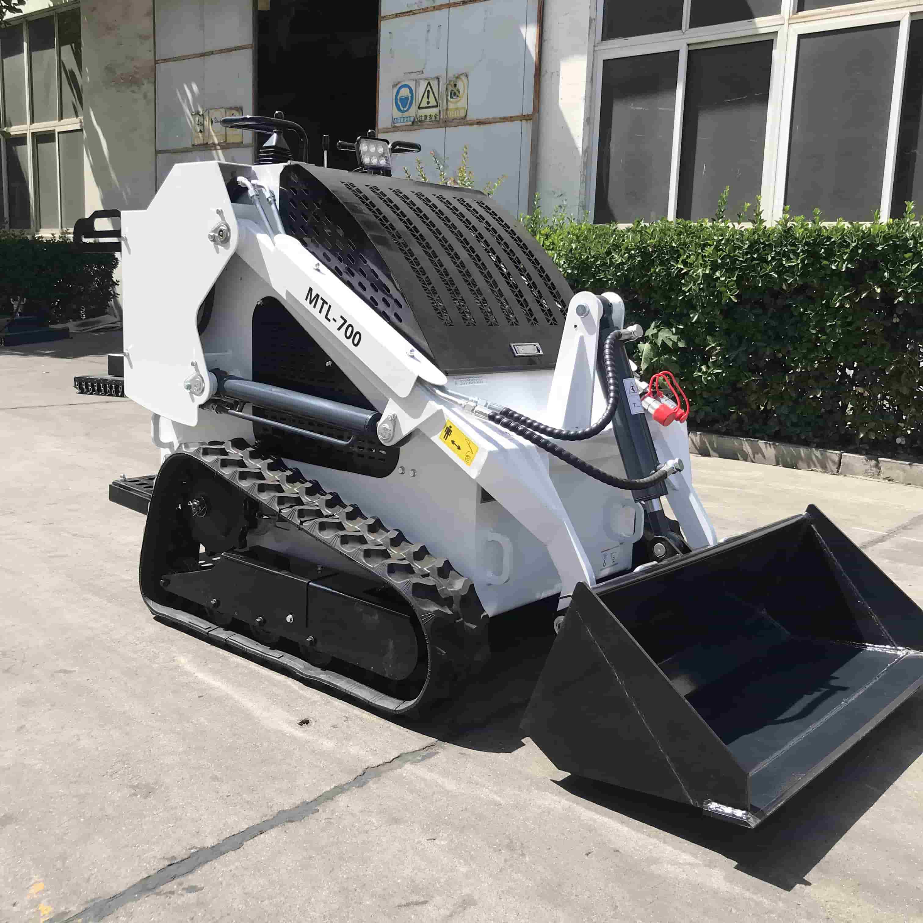 Minicargadoras compactas FY700 6