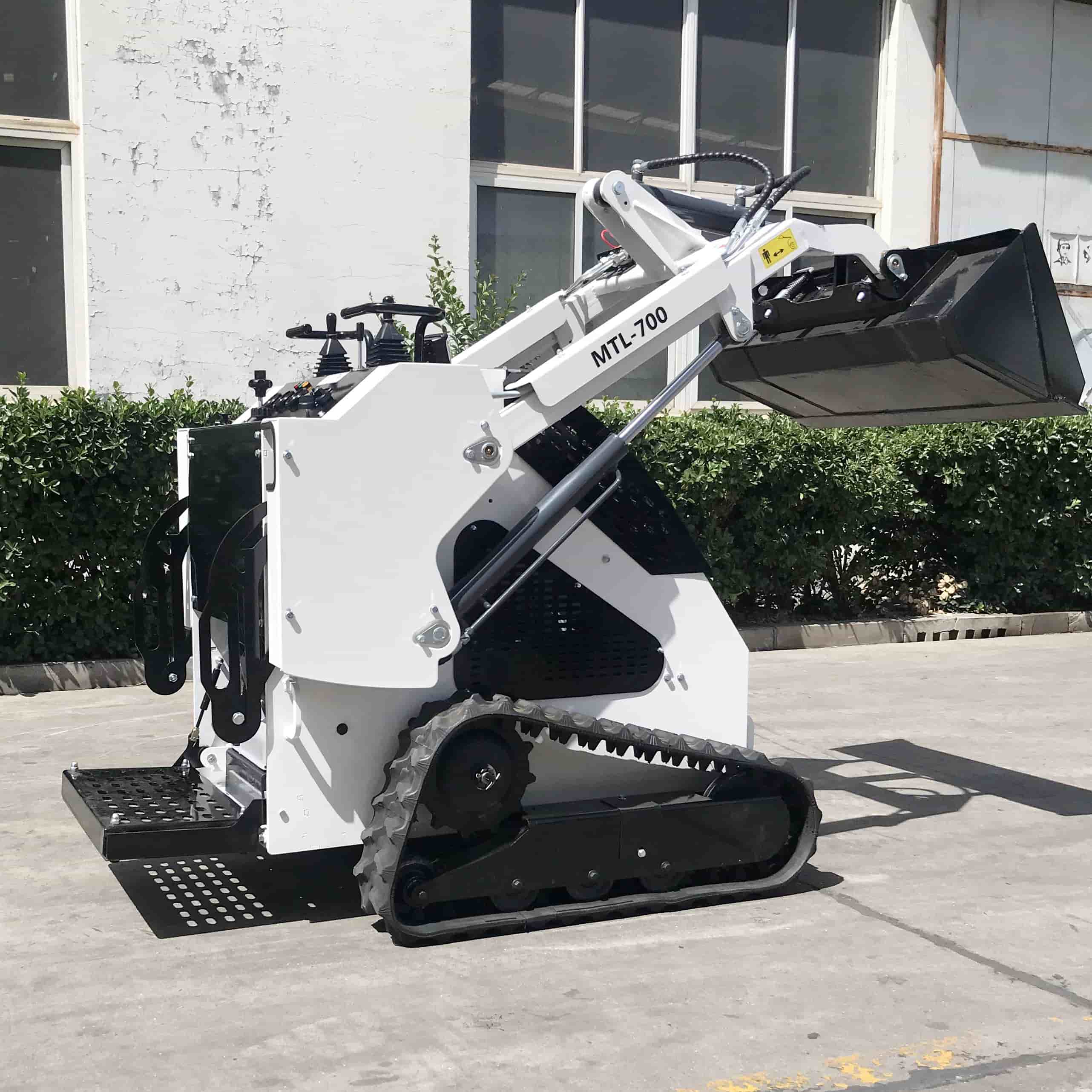 Mini chargeuses compactes FY700R 2