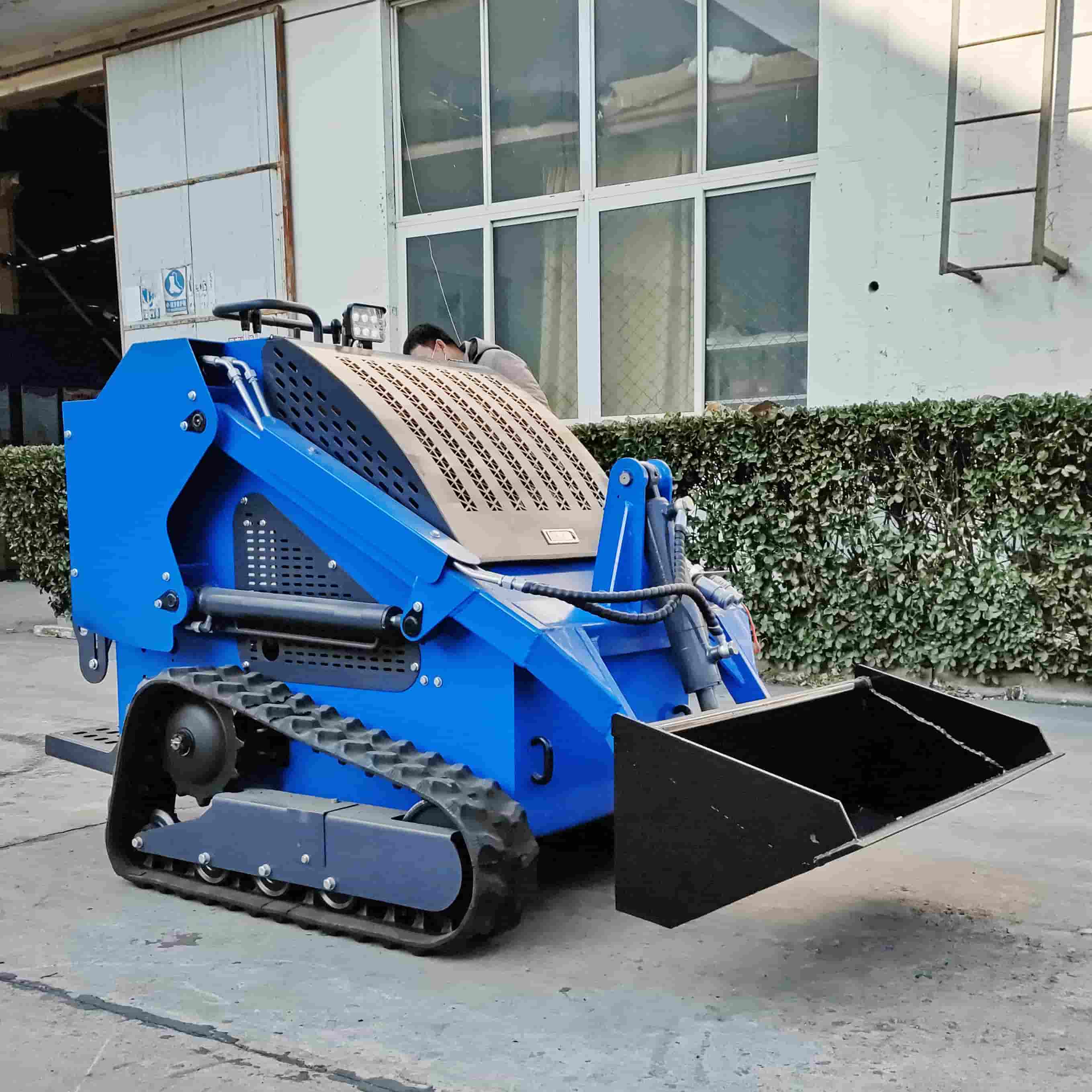 Mini chargeuses compactes FY700R 6