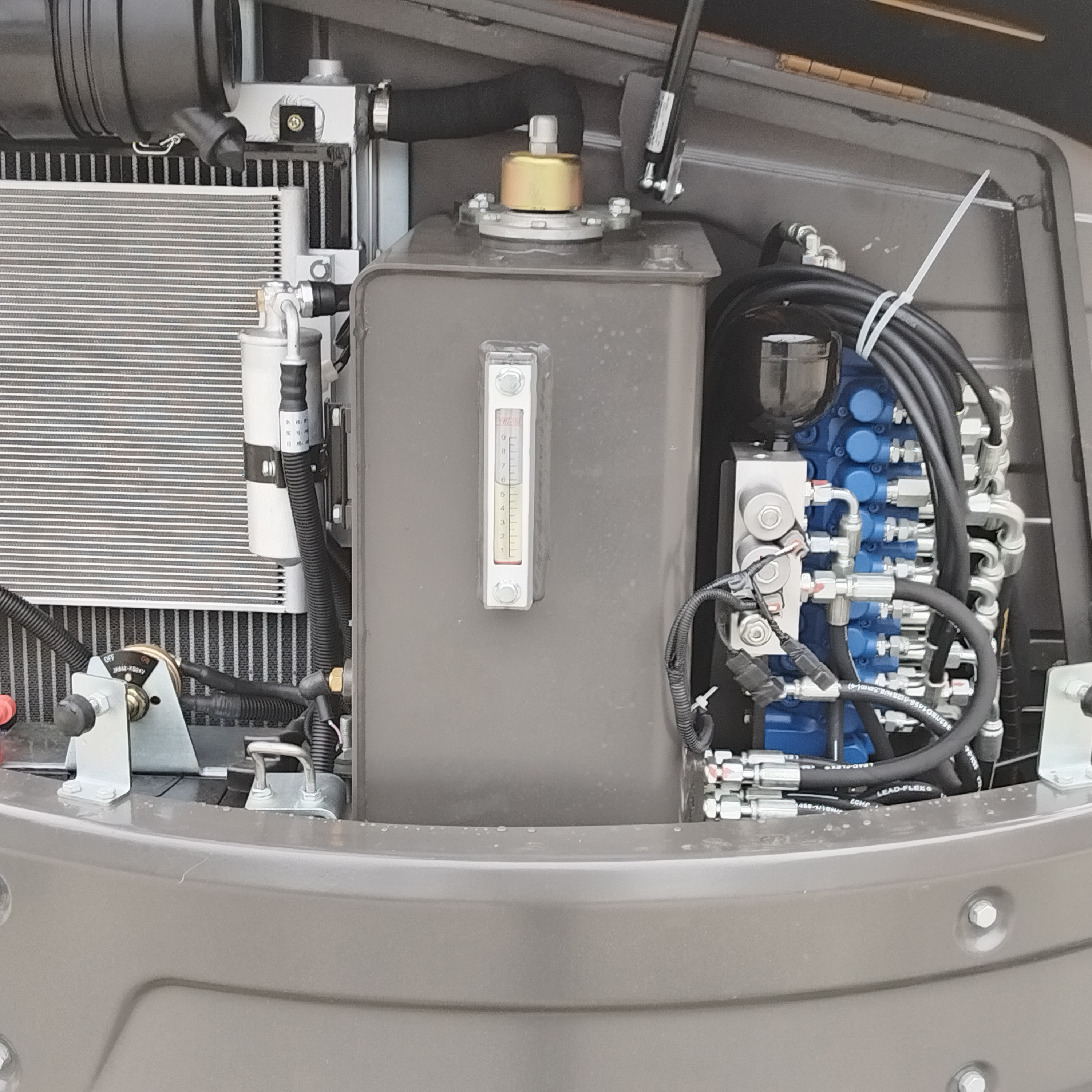 Pelle compacte pour la construction – Machine puissante, durable et polyvalente 8