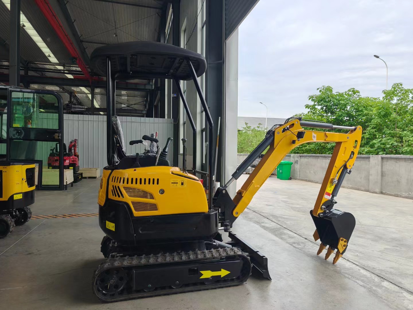 Free Shipping Mini Excavator FW20N 2