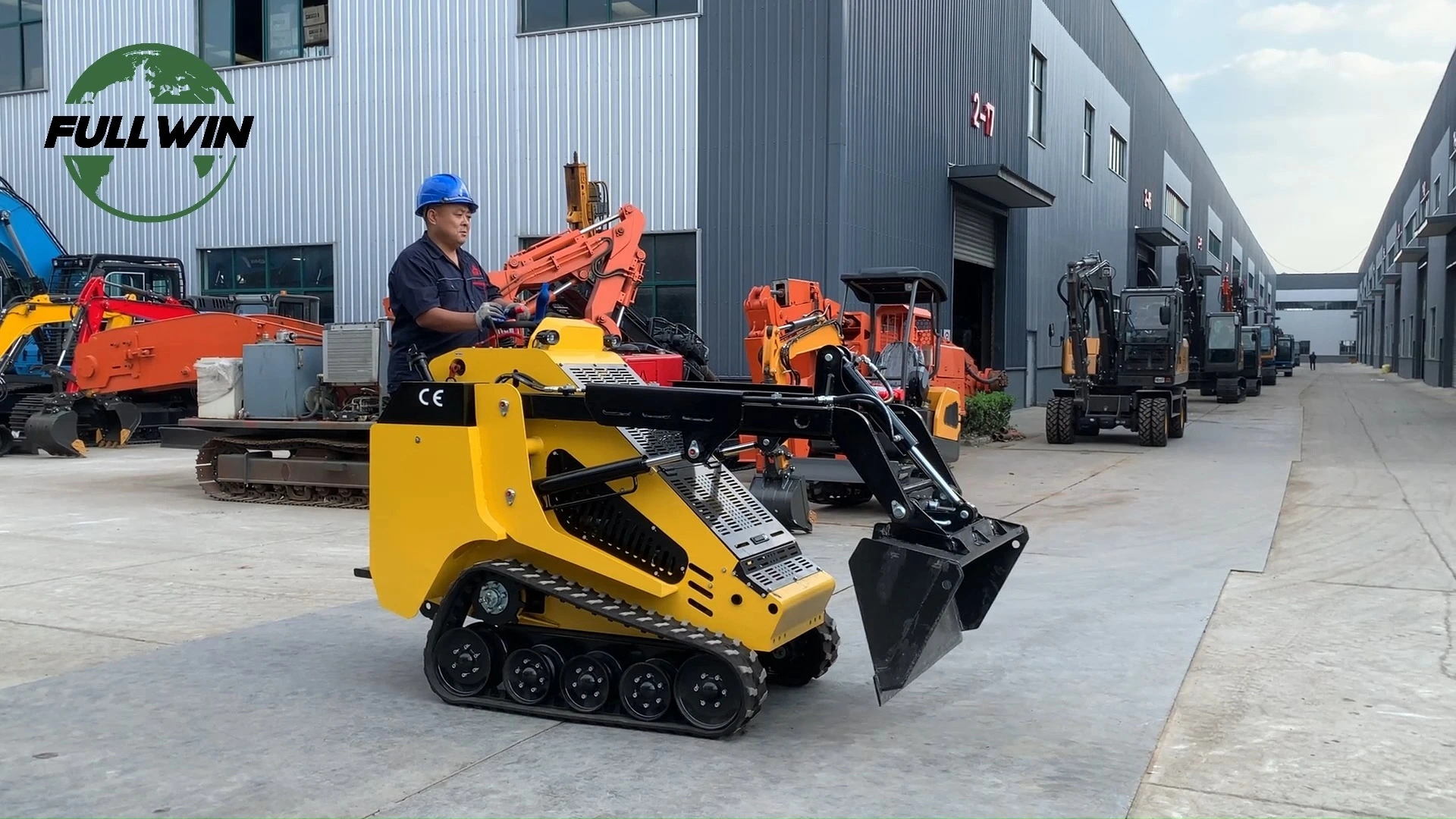 Mini Skid Loader 3 Pumps and 3 Valve Kubota Engine Lift Capacity 500kg Crawler Skid Loader Construction Farm Skid Loader Price 1