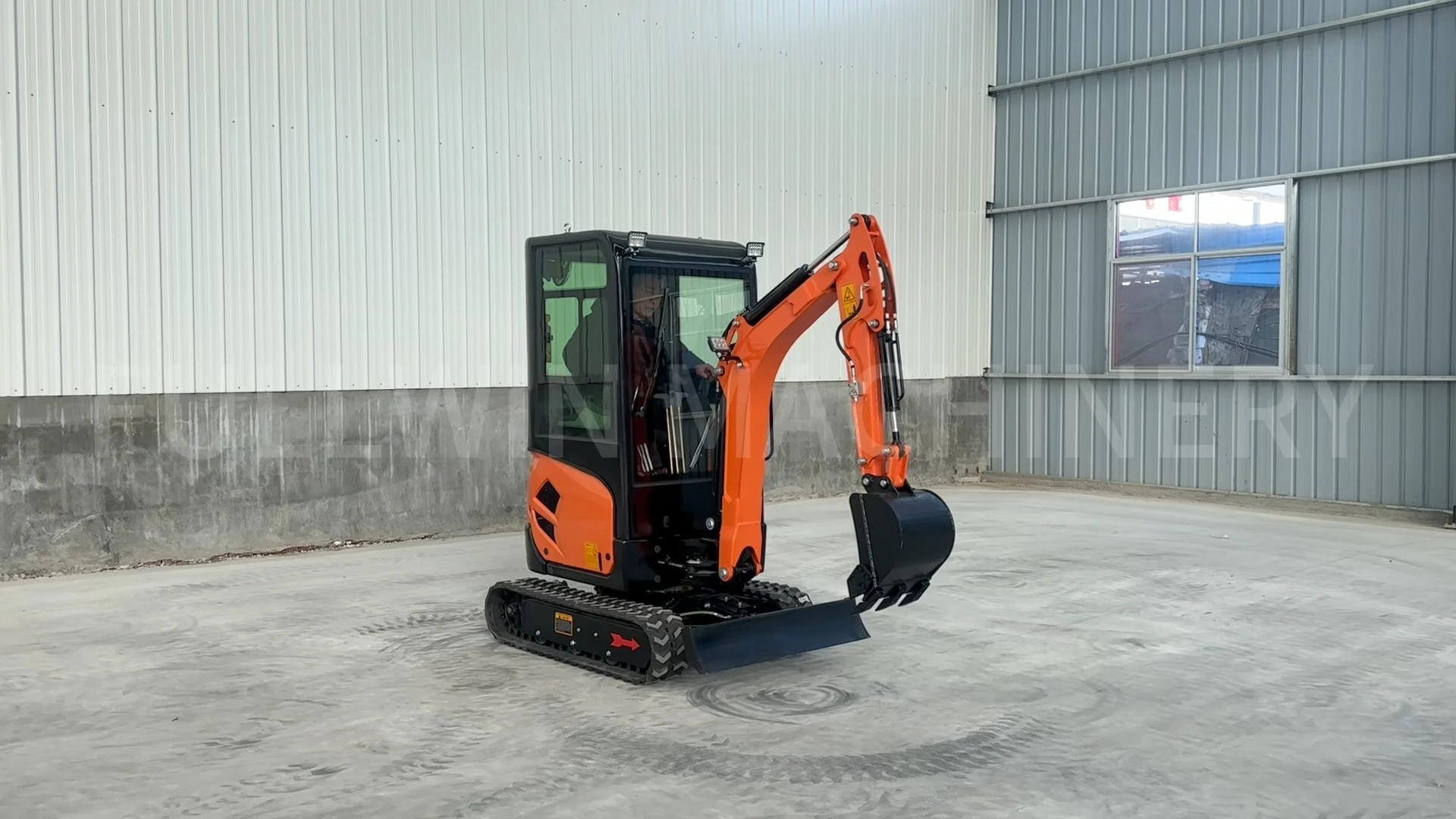Mini-pelle agricole sur chenilles de 1,8 tonne, moteur EPA 1