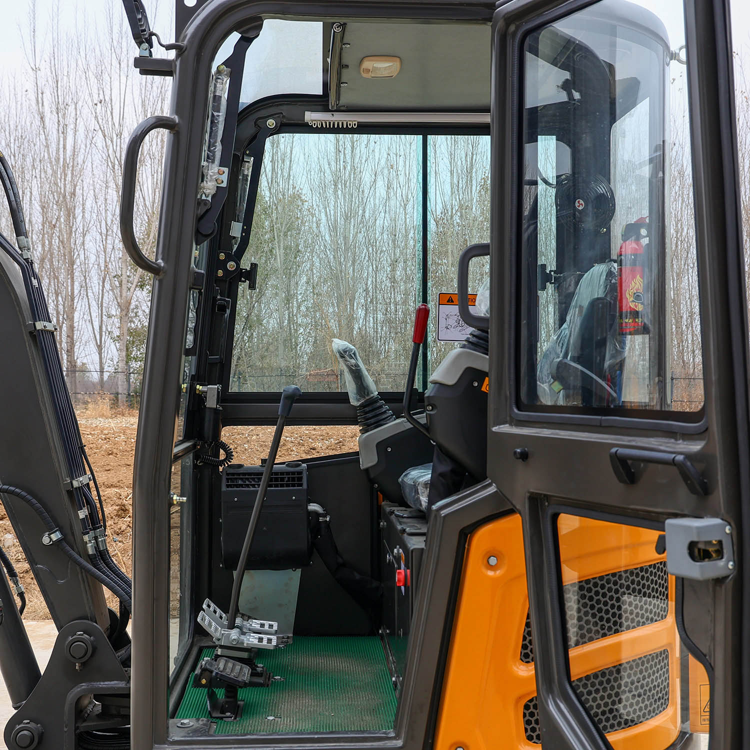 Pelle compacte haute performance de 3 tonnes, idéale pour la construction et l'aménagement paysager 5