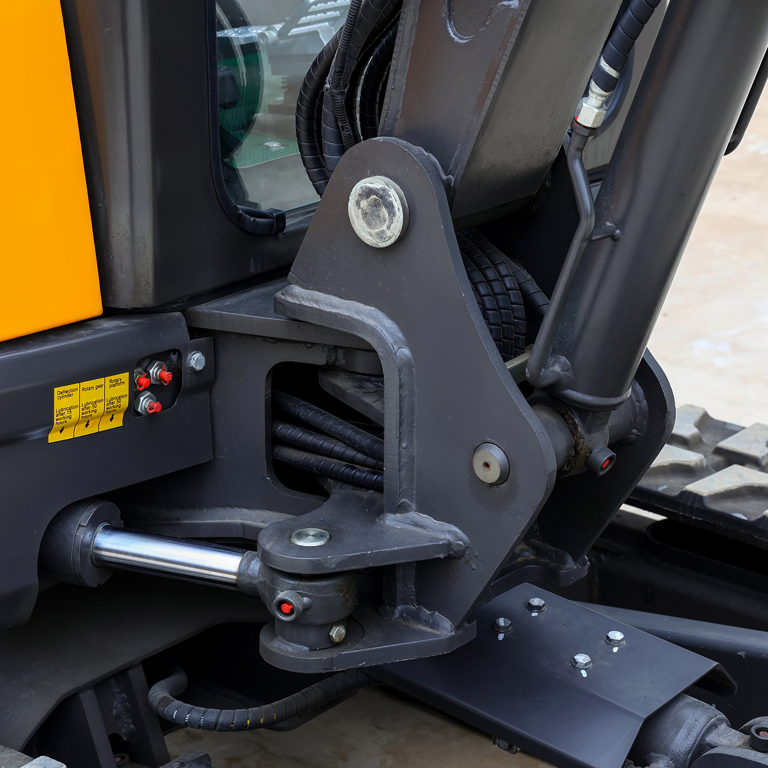 Pelle compacte haute performance de 3 tonnes, idéale pour la construction et l'aménagement paysager 7