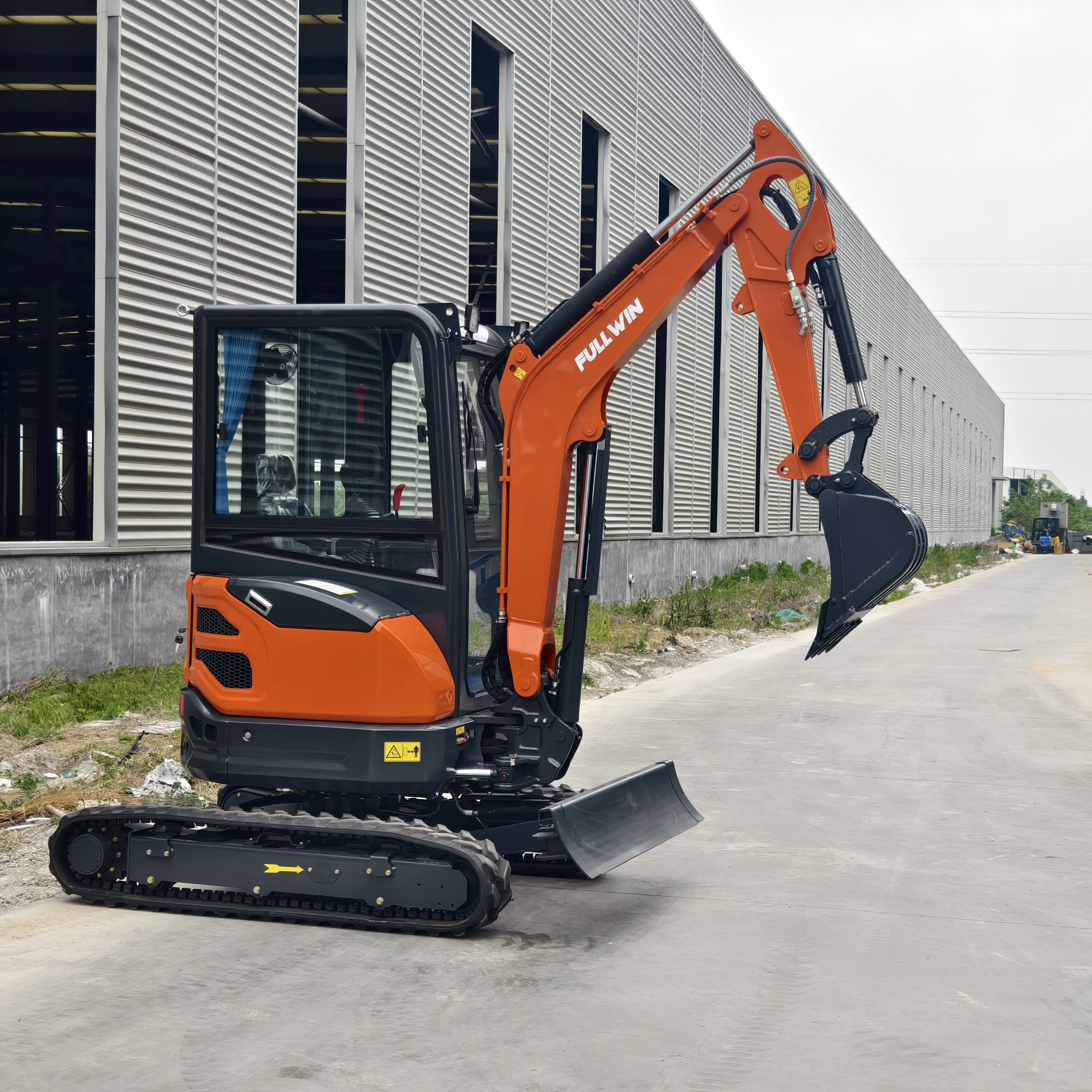 Industrial Machinery Mini Excavator 2.5Ton Earthmoving Machinery Construction Landscaping Machines Small Excavator Prices 1