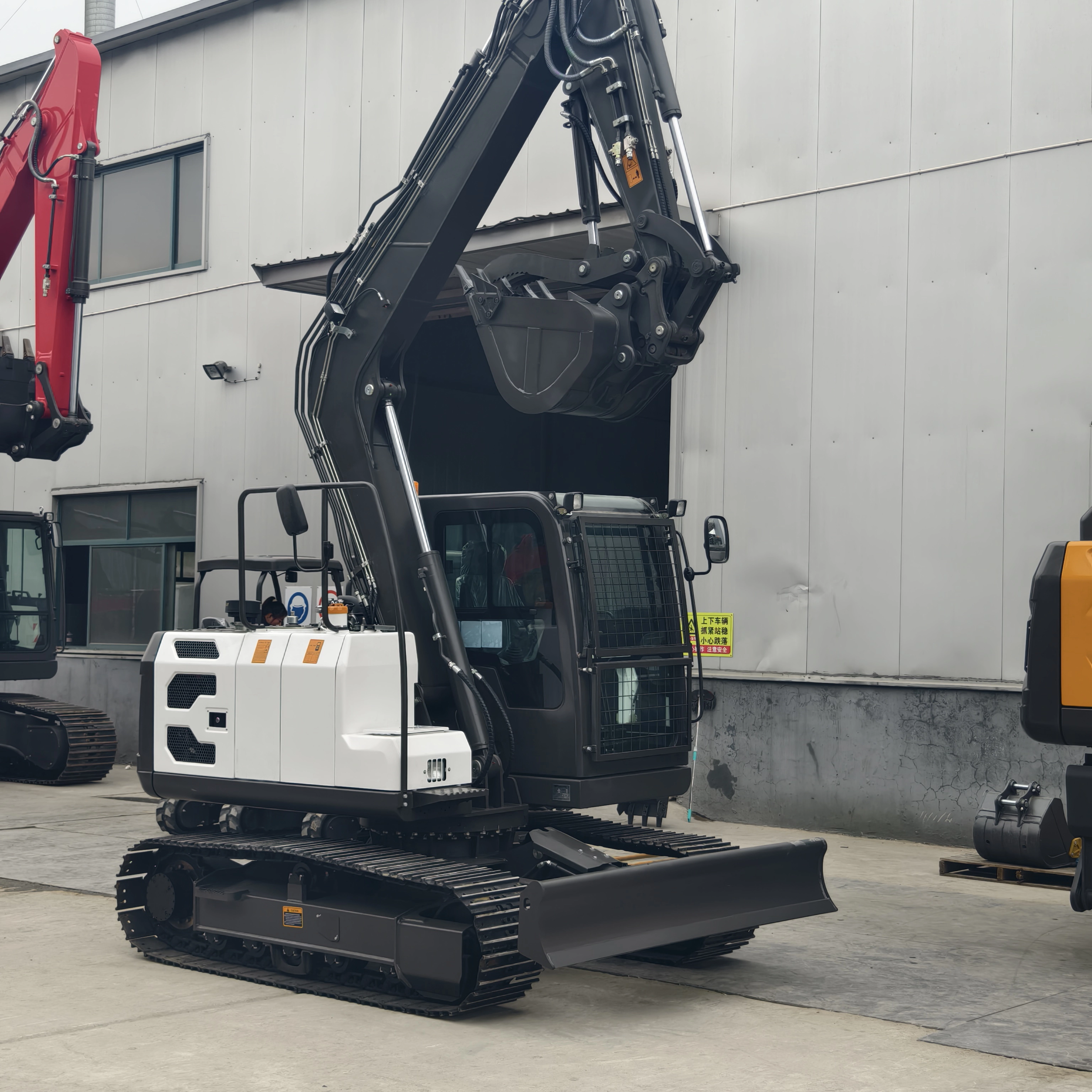 Mini-pelle de taille moyenne de 7,5 tonnes, moteur EPA EURO 5, engin de chantier, engins de terrassement, prix de la mini-pelle 1
