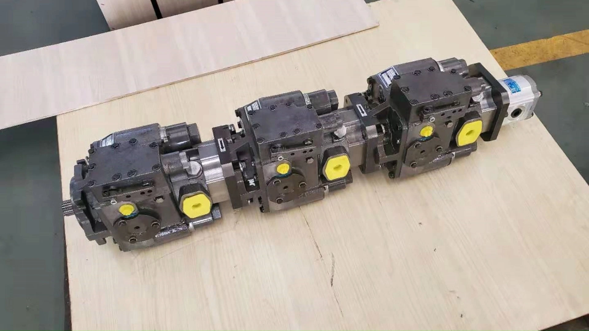 Closed Circuit Tandem Hydraulic Pumps