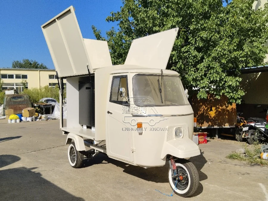 Piaggio Ape Beer Bar Food Truck - idealne rozwiązanie mobilne do sprzedaży napojów 1