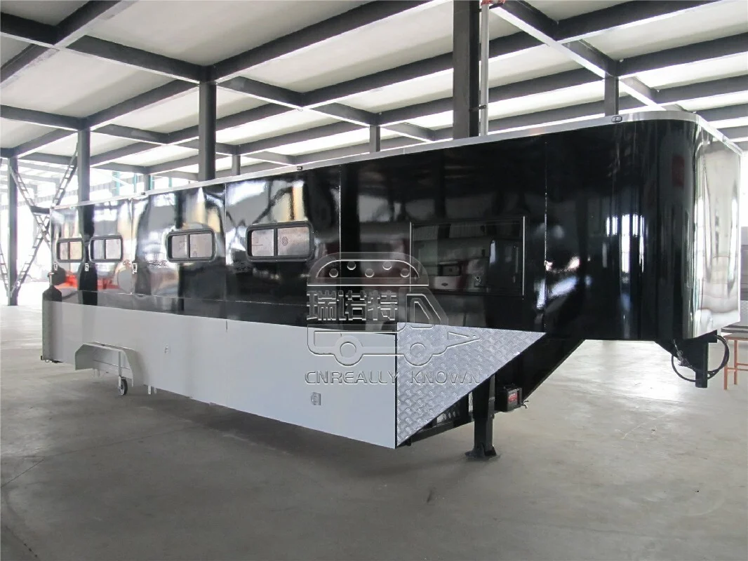 3-Horse Angle Load Gooseneck Horse Trailer 1