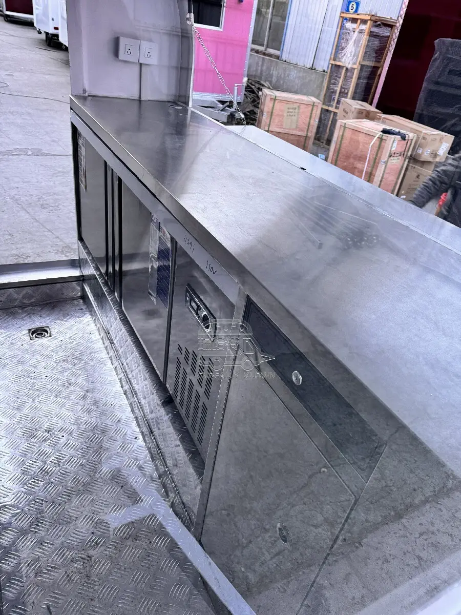 Remorque alimentaire vide très connue à vendre à un bon prix 11