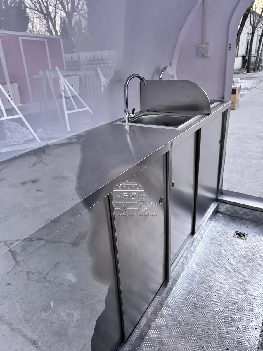 Remorque alimentaire vide très connue à vendre à un bon prix 12