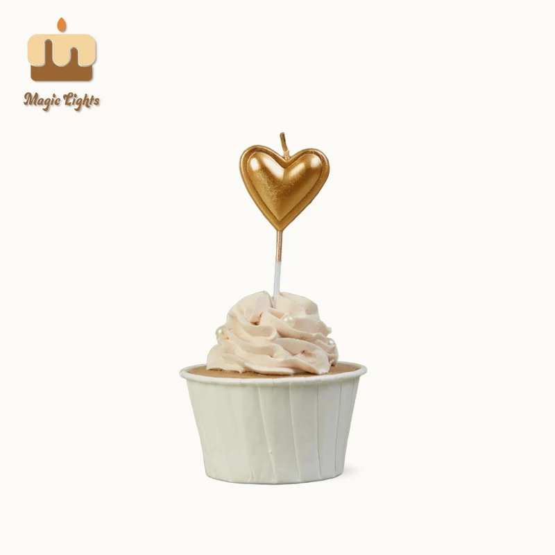 Candele della torta di cuore d'oro metallico per San Valentino 4pk di Magic Lights 1