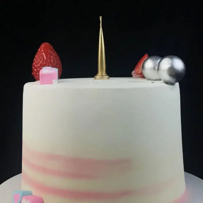 Gold Bullet Shaped Birthday Candles For Cake 1