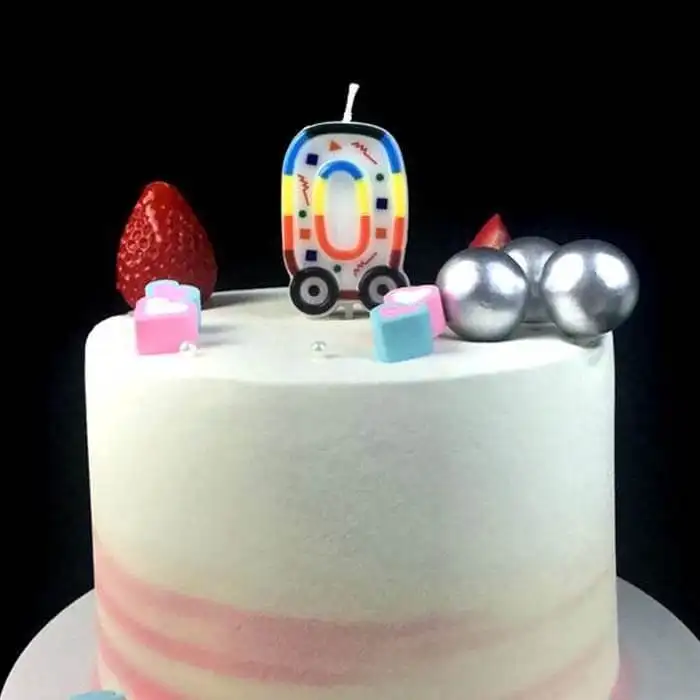 Festeggia con stile con candele numero scintillante 1