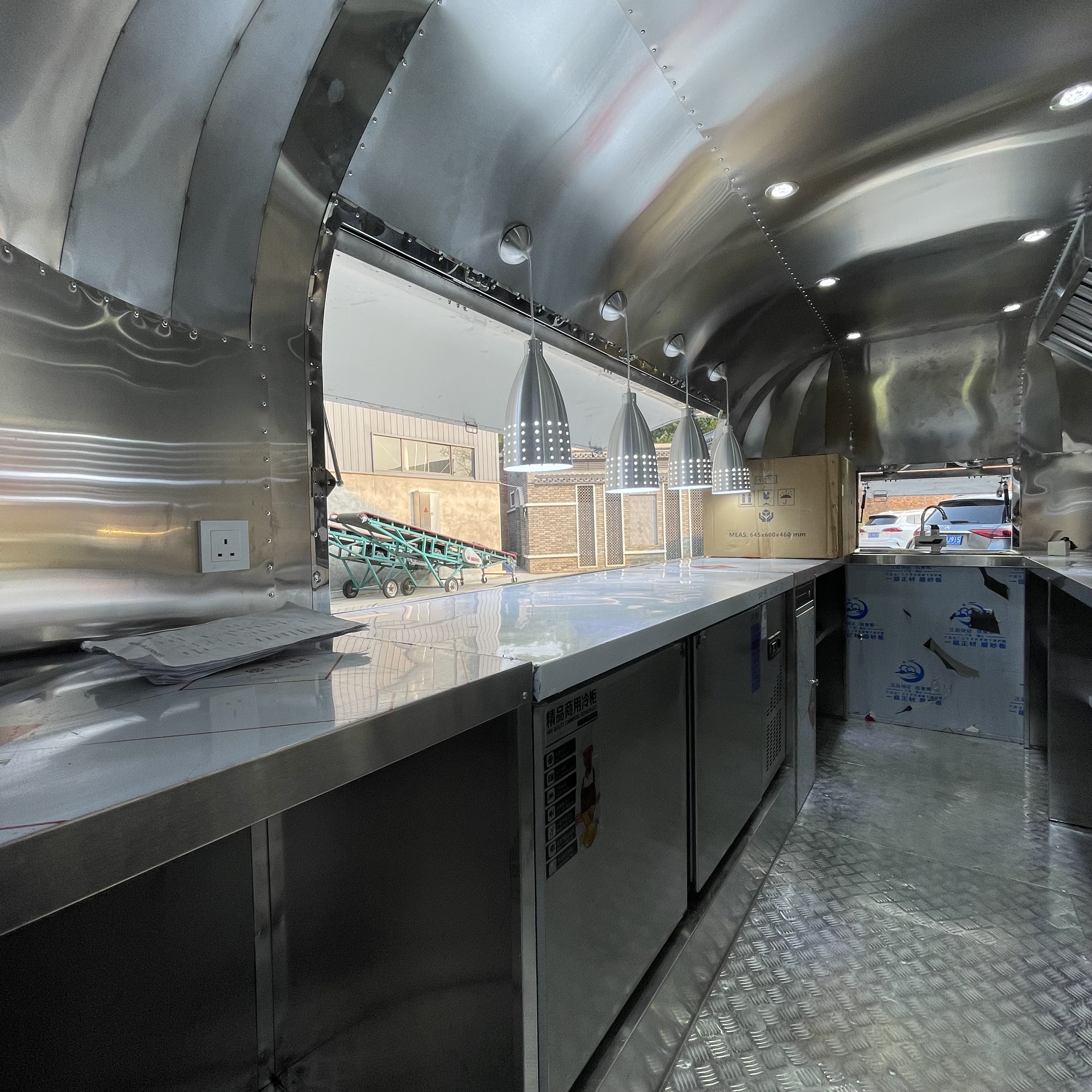 Small Vintage Food Truck with Full Equipment - Street Vendor Coffee  Hotdog Cart 7