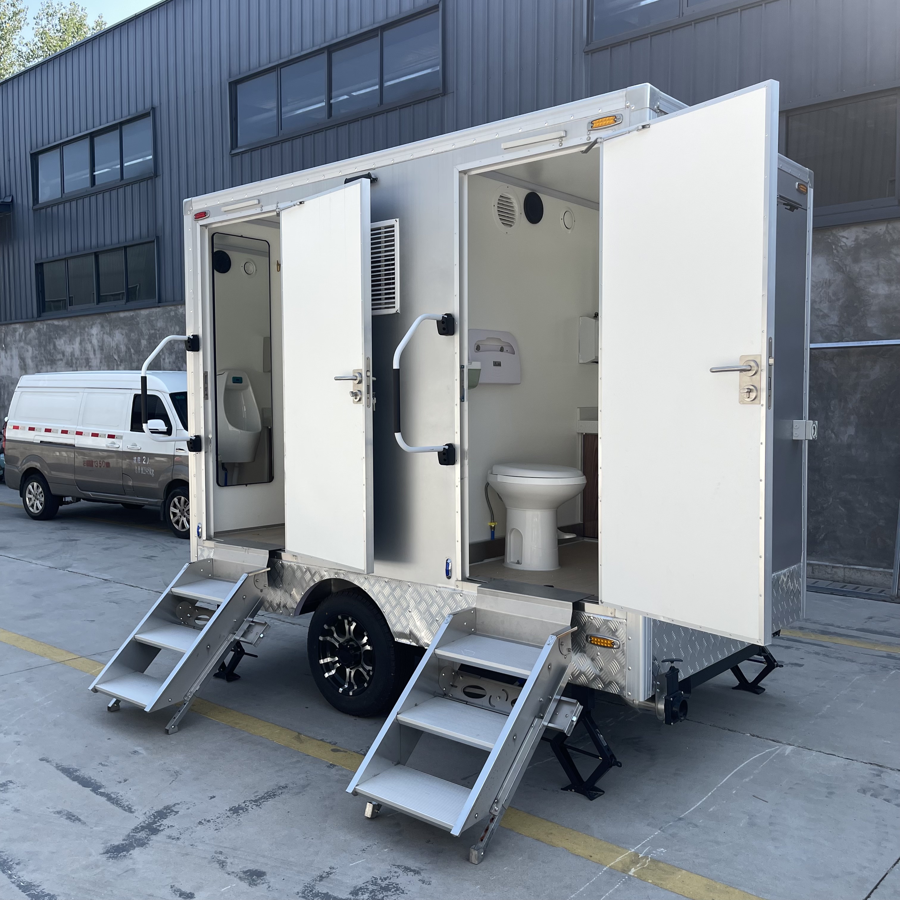 Long Lasting Bathroom Trailers for Weddings Price List 4