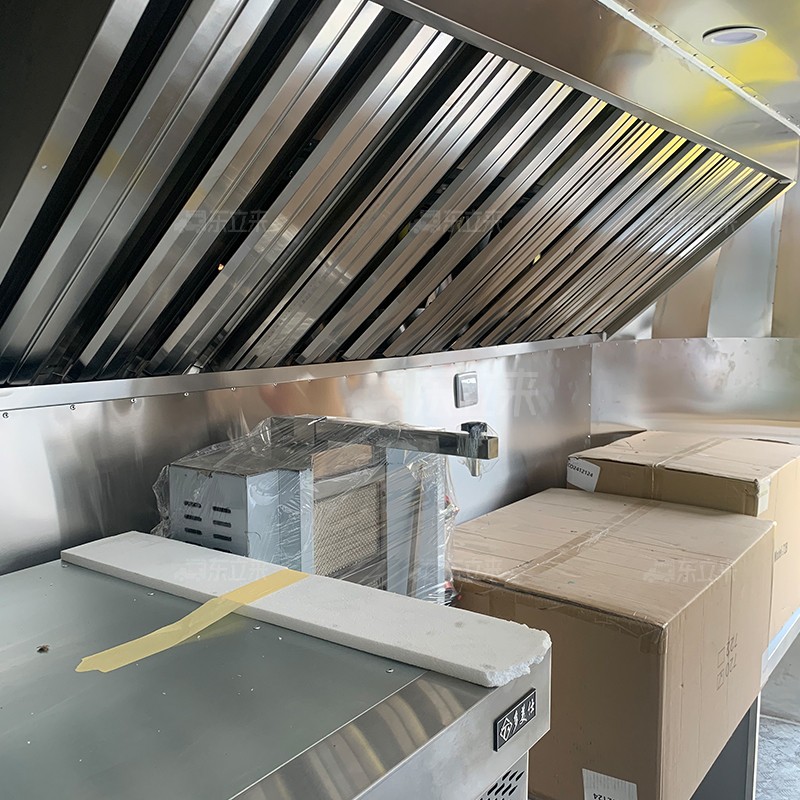 Brand-new white Qingfeng food truck from the factory 9