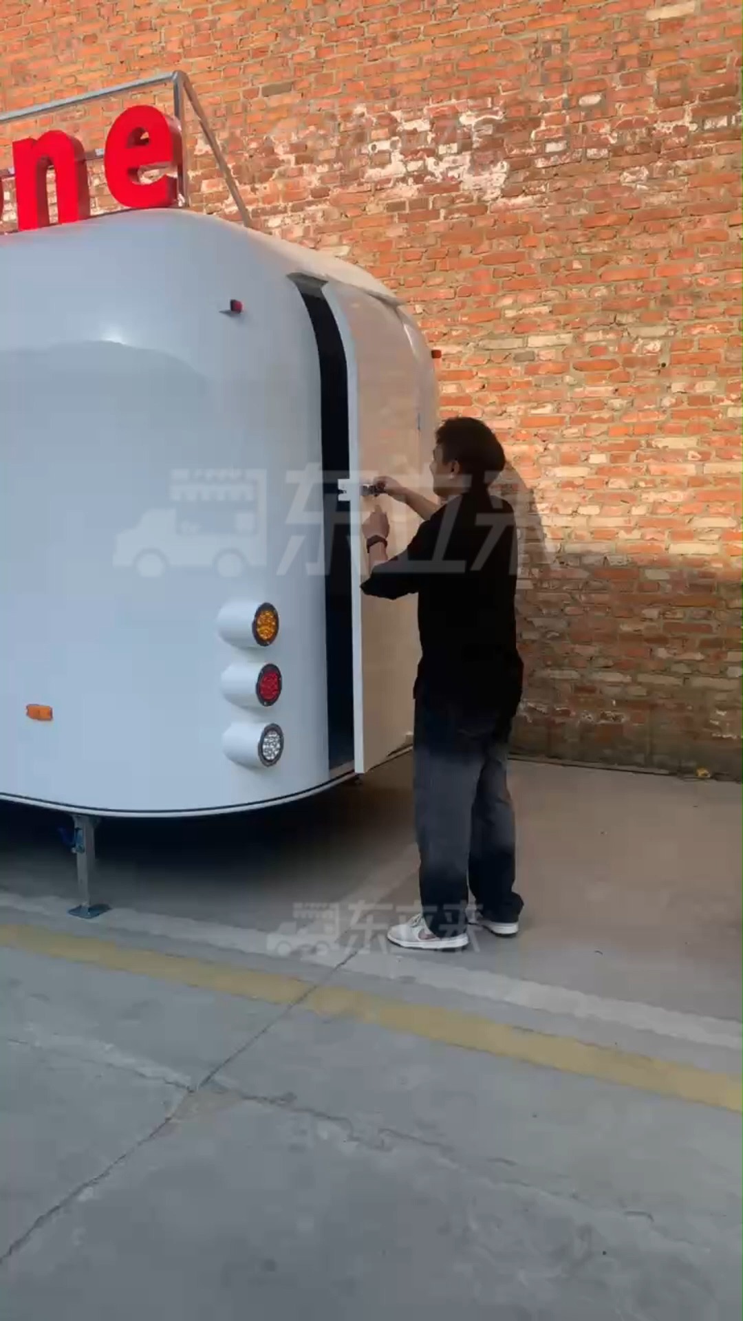 Brand-new white Qingfeng food truck from the factory 1
