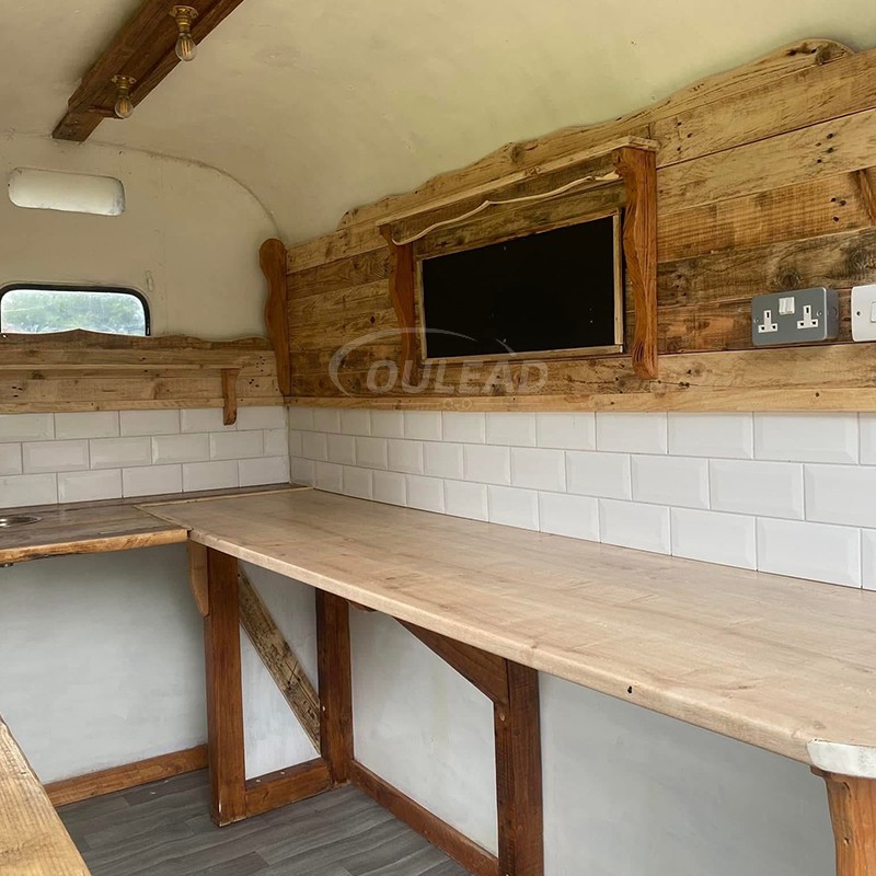 Remorque de nourriture vintage blanche personnalisée | Wood - Intérieur fini & Fabricant de chariot de vente auvent pliant 15