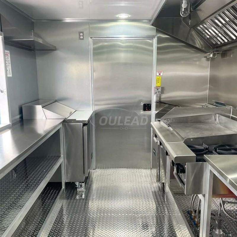 Remorque alimentaire rouge vif à double essieu | Plaque diamantée & Fenêtre de service 9