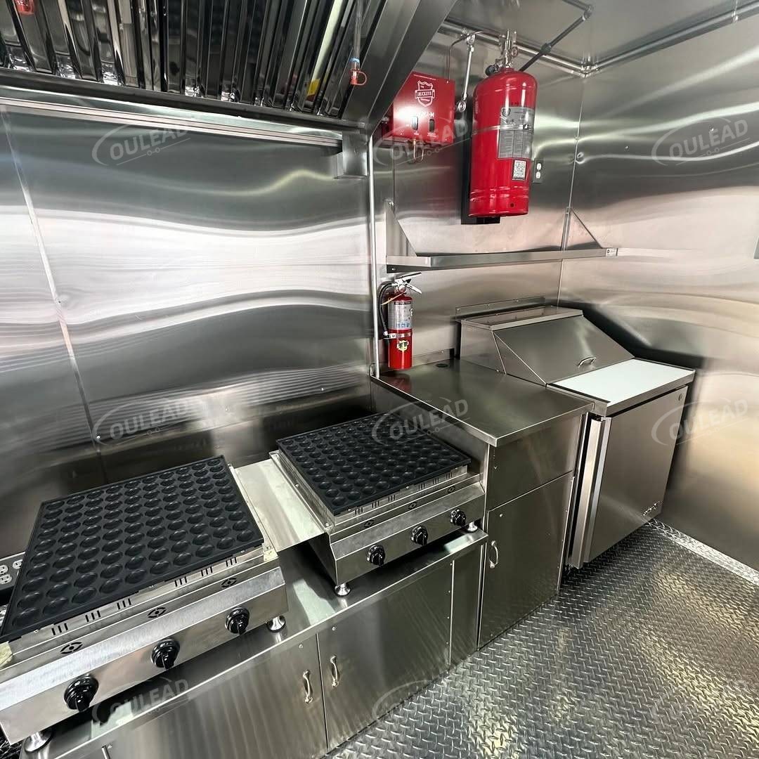 Remorque de restauration rose vif à double essieu avec fenêtre de service 10