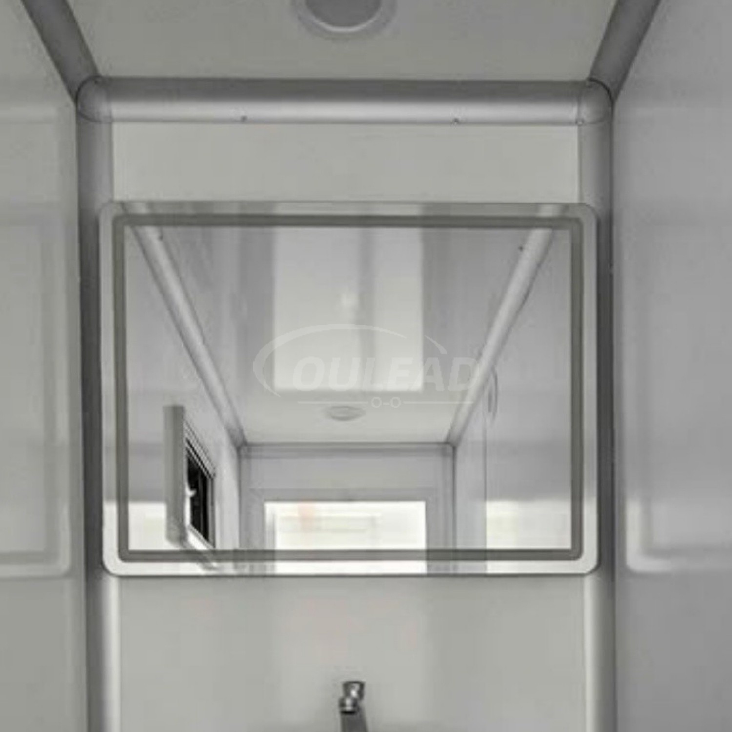 Remorque de toilettes mobiles à deux compartiments avec accès par marchepied 6