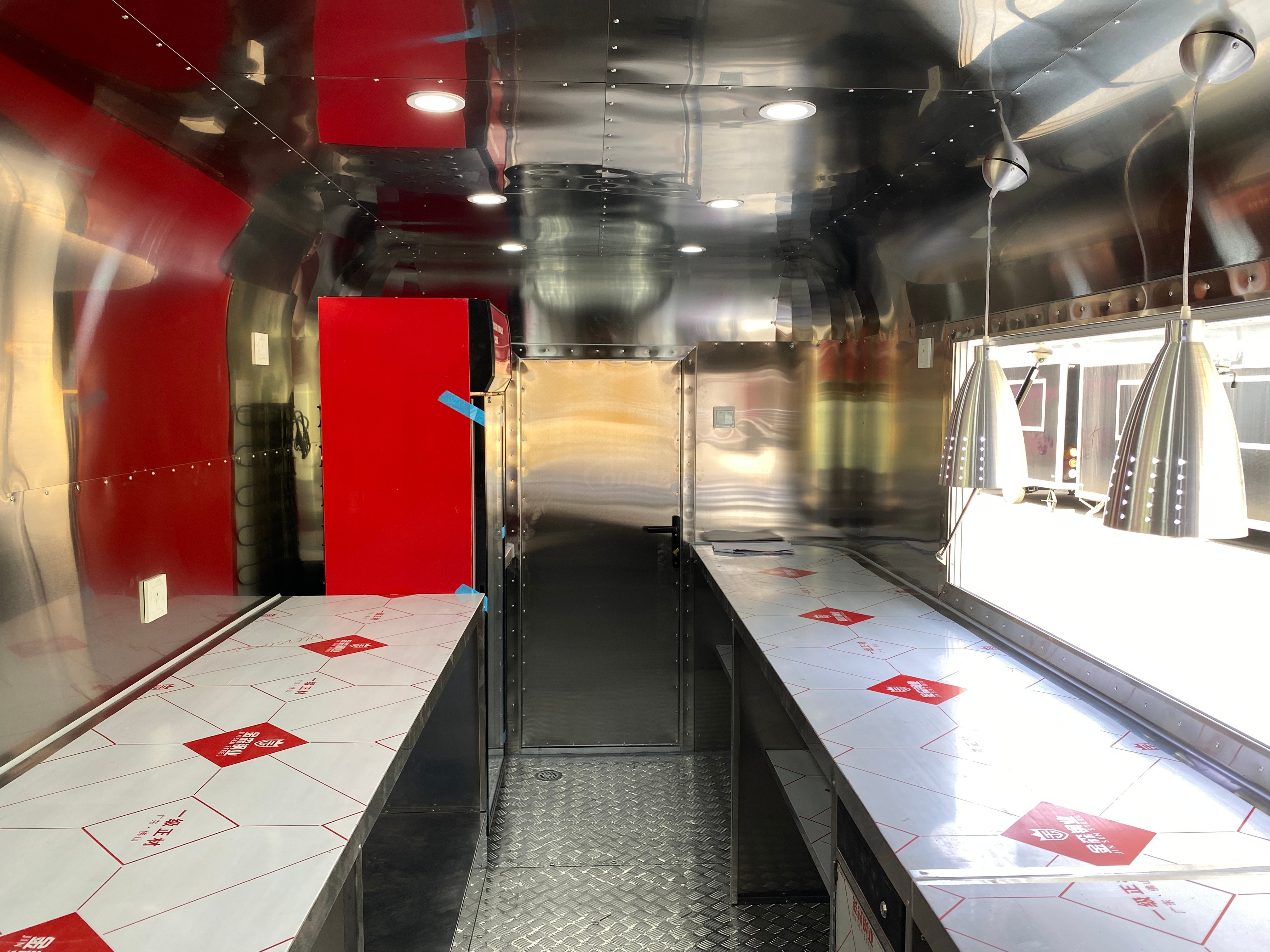 Remolque de comida turquesa de dos ejes con estación de servicio con iluminación colgante 14