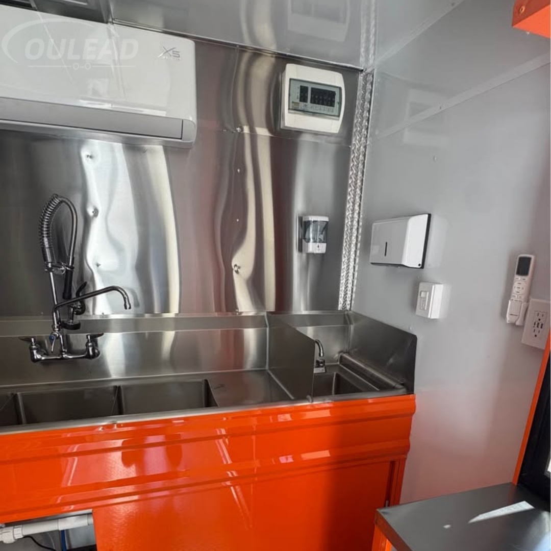Trailer personalizado para concessão à venda com cozinha comercial. 4