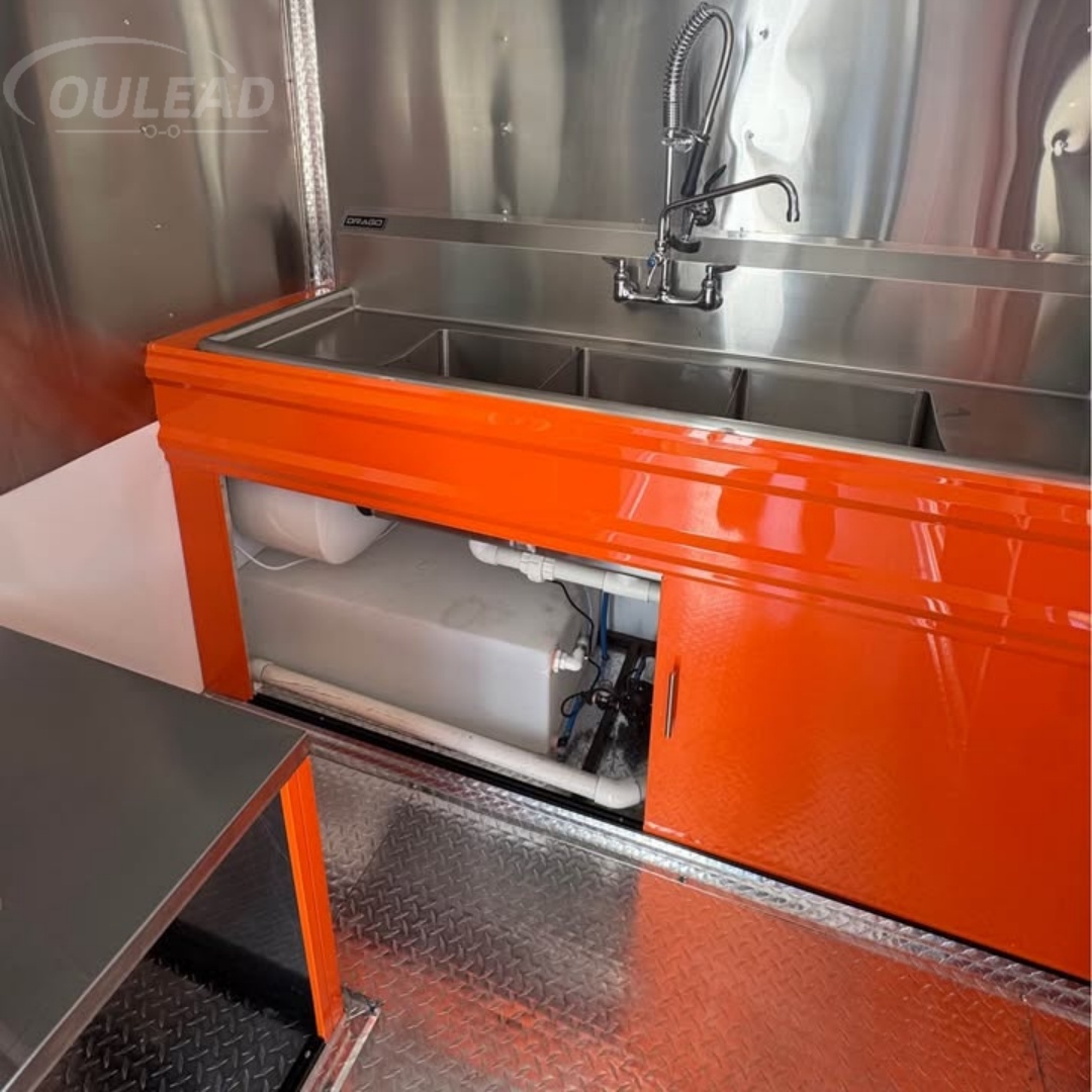 Trailer personalizado para concessão à venda com cozinha comercial. 5
