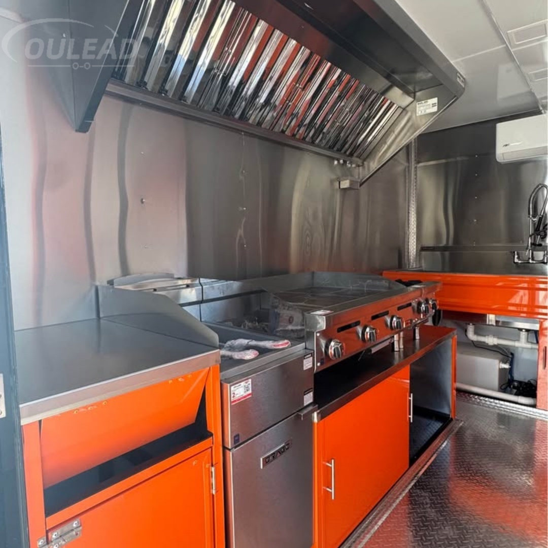 Trailer personalizado para concessão à venda com cozinha comercial. 6