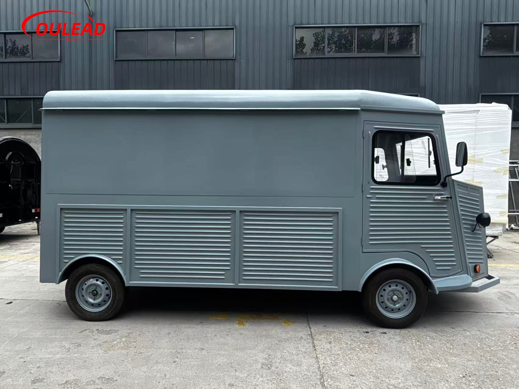 Vintage Food Truck for Sale with Mobile Kitchen and Serving Window 9